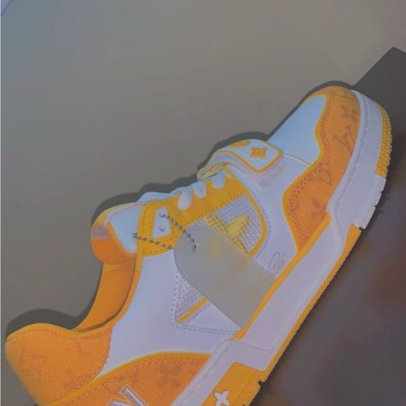 LOUIS VUITTON LV Trainer Sneaker Yellow - Picture 1 of 2